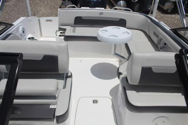 Slide: The Image of Hurricane SunDeck 235 OB 2023 - 16