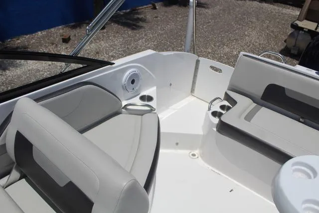 Slide: The Image of Hurricane SunDeck 235 OB 2023 - 25