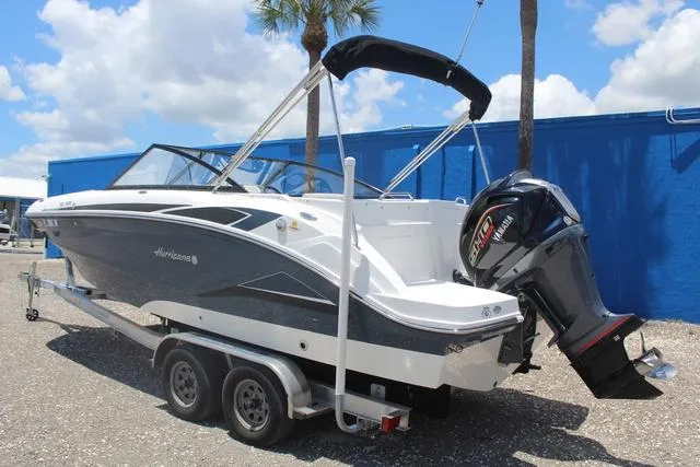 Slide: The Image of Hurricane SunDeck 235 OB 2023 - 6