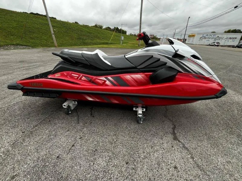 Slide: The Image of Yamaha Waverunner GP HO w/ Audio 2025 - 13