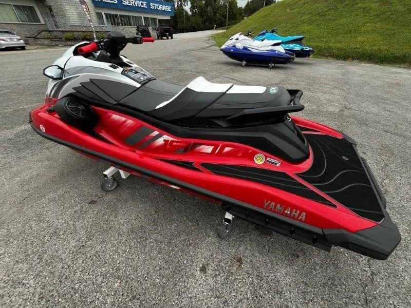 Slide: The Image of Yamaha Waverunner GP HO w/ Audio 2025 - 16