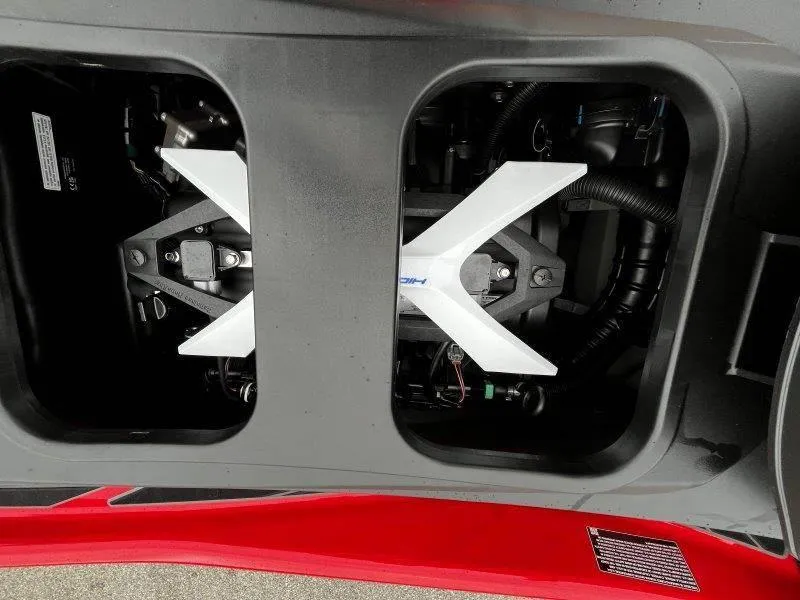 Slide: The Image of Yamaha Waverunner GP HO w/ Audio 2025 - 25