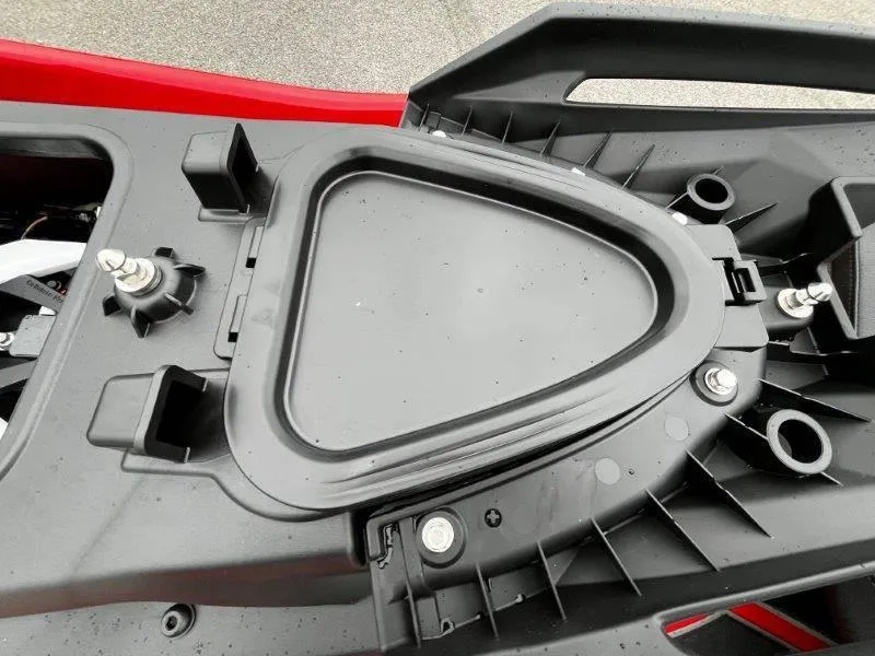 Slide: The Image of Yamaha Waverunner GP HO w/ Audio 2025 - 29