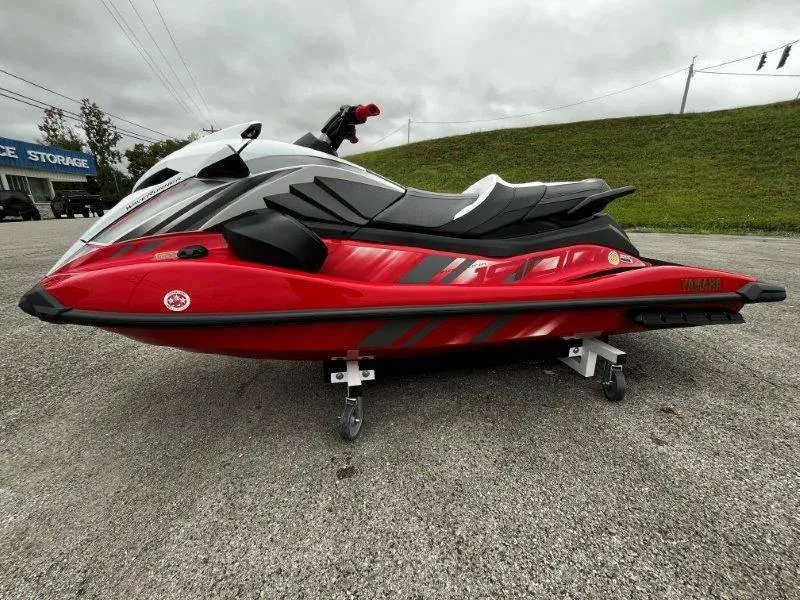 Slide: The Image of Yamaha Waverunner GP HO w/ Audio 2025 - 3