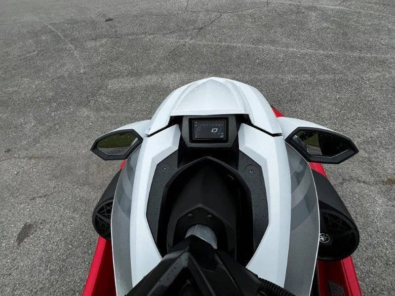 Slide: The Image of Yamaha Waverunner GP HO w/ Audio 2025 - 35