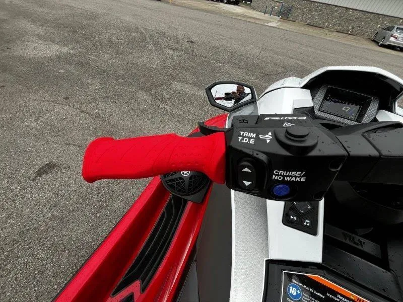 Slide: The Image of Yamaha Waverunner GP HO w/ Audio 2025 - 39