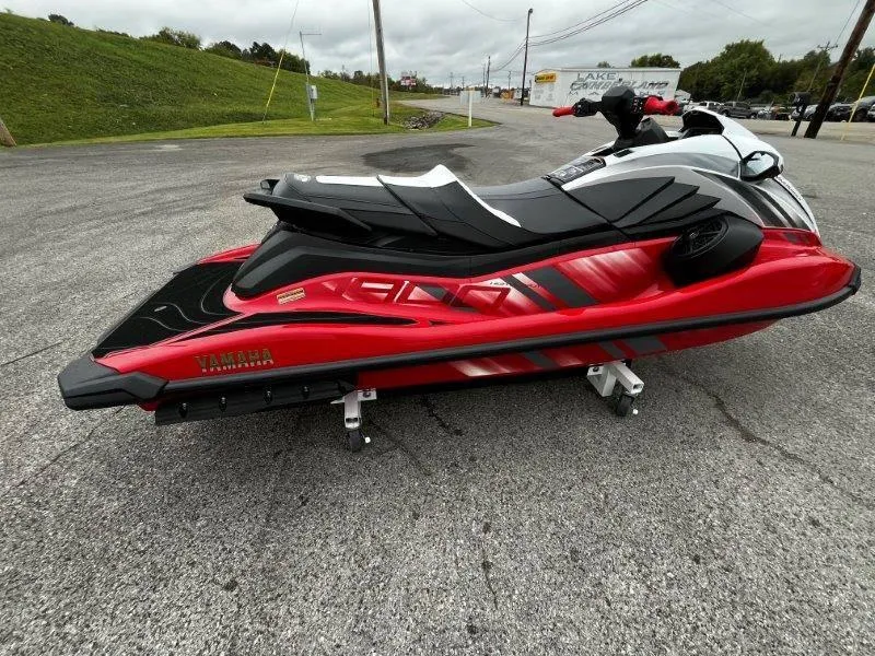 Slide: The Image of Yamaha Waverunner GP HO w/ Audio 2025 - 5