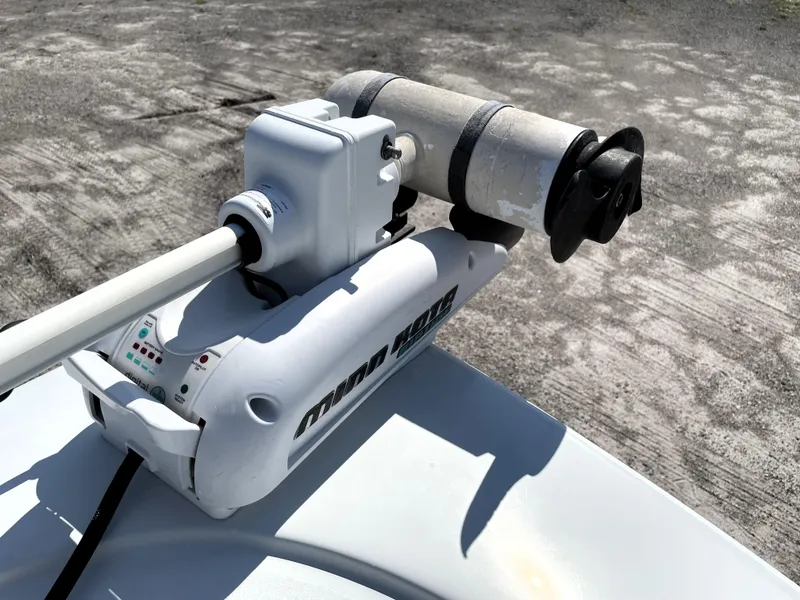 Slide: The Image of Minn Kota trolling motor on 2015 Contender 25 Bay boat. - 31