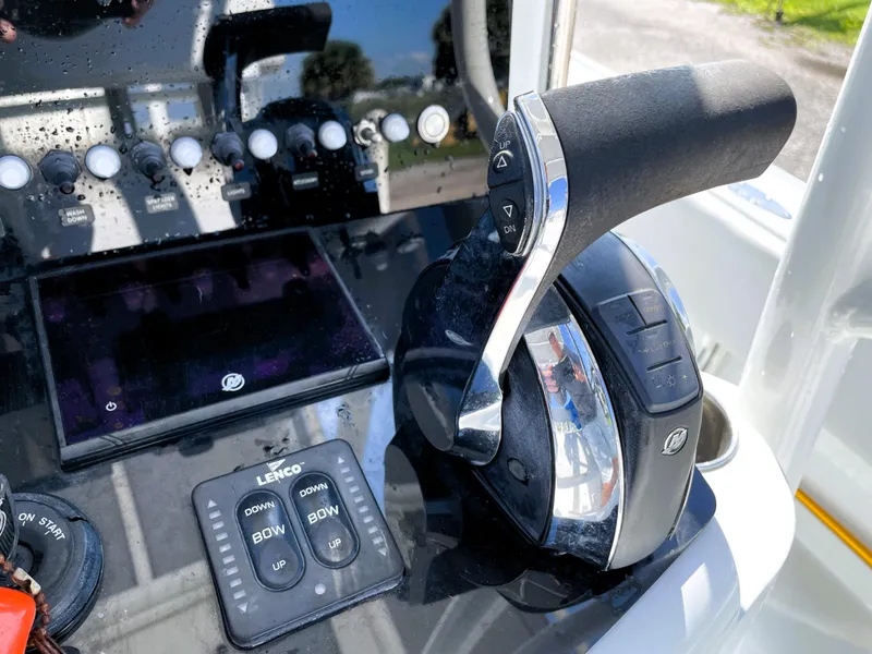 Slide: The Image of Contender 25 Bay 2015 - 53