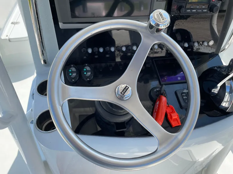 Slide: The Image of Contender 25 Bay 2015 - 55