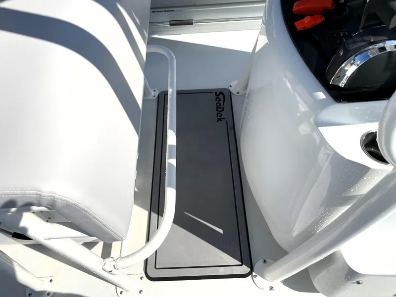 Slide: The Image of Contender 25 Bay 2015 - 58