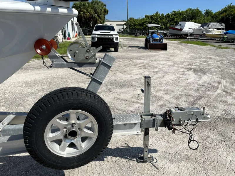 Slide: The Image of Contender 25 Bay 2015 - 72