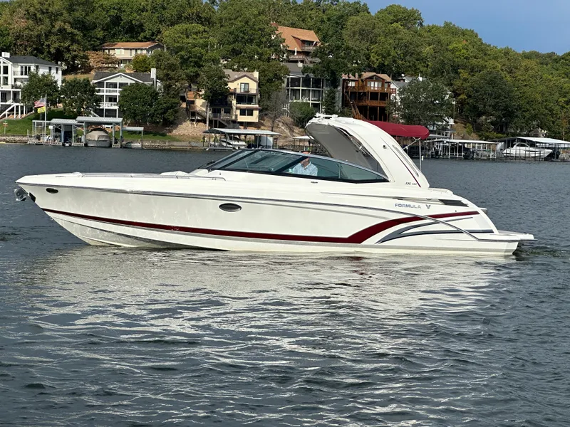 Slide: The Image of Formula 330 Crossover Bowrider 2016 - 57