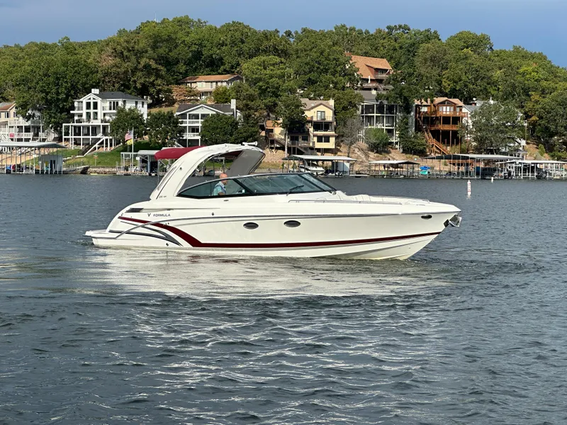 Slide: The Image of Formula 330 Crossover Bowrider 2016 - 66