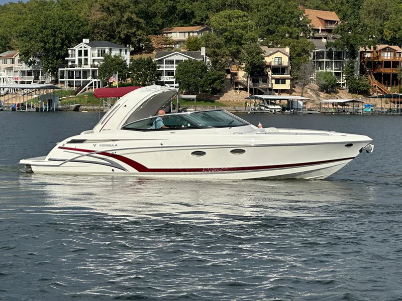 Slide: The Image of Formula 330 Crossover Bowrider 2016 - 68