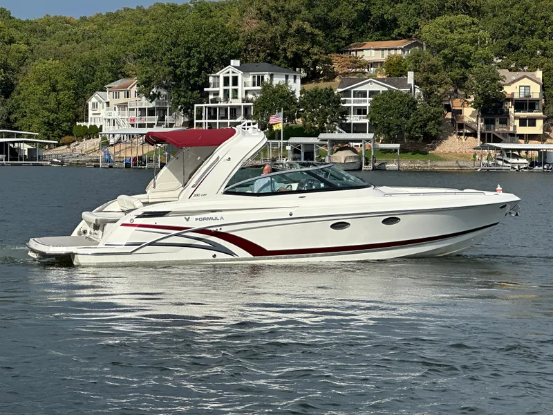 Slide: The Image of Formula 330 Crossover Bowrider 2016 - 70