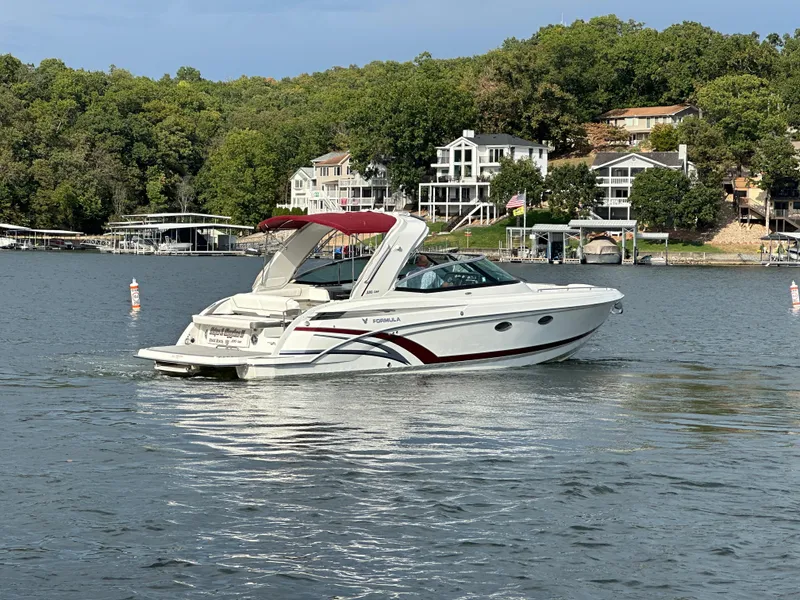 Slide: The Image of Formula 330 Crossover Bowrider 2016 - 71