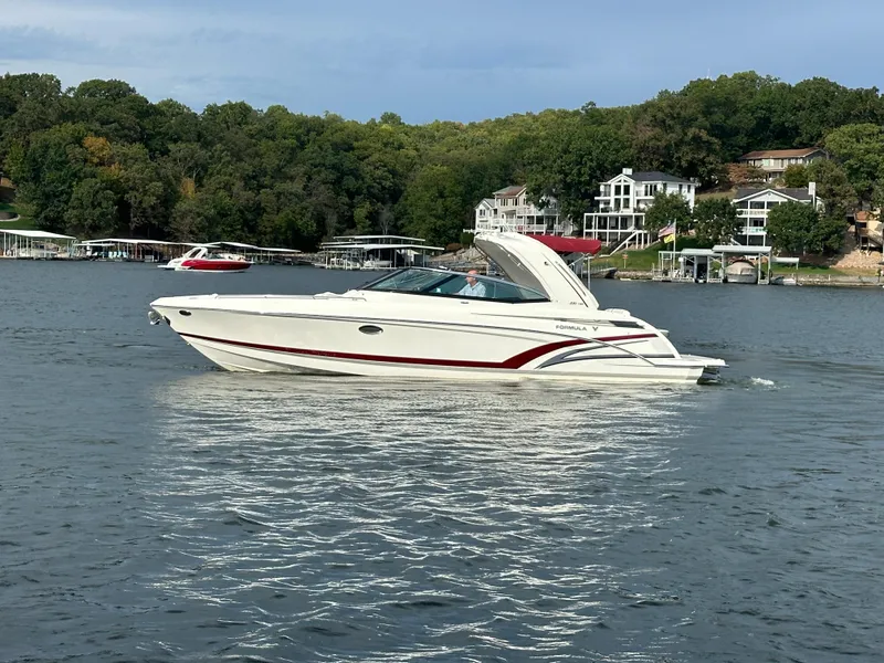 Slide: The Image of Formula 330 Crossover Bowrider 2016 - 75