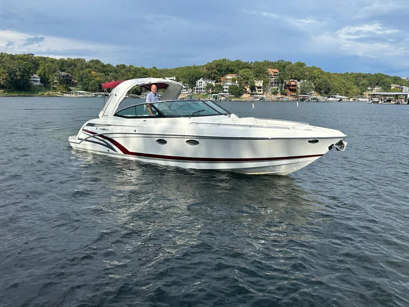 Slide: The Image of Formula 330 Crossover Bowrider 2016 - 76