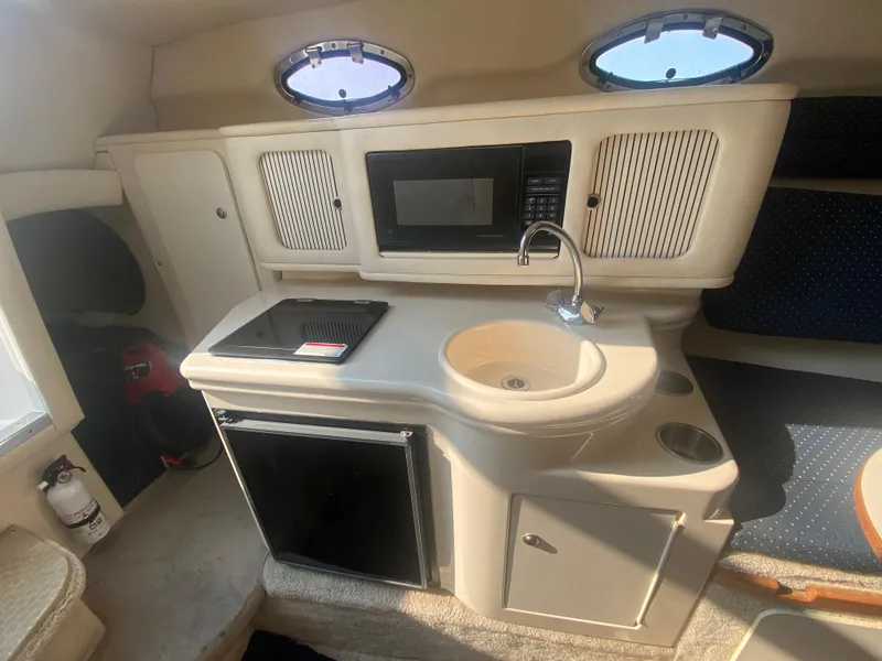 Slide: The Image of Sea Ray Sundancer 260 2000 - 19