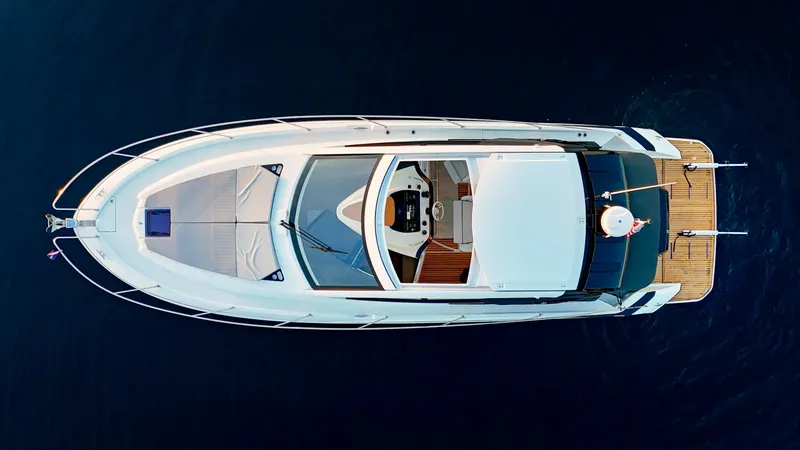 Slide: The Image of Beneteau Gran Turismo 40 2020 - 11