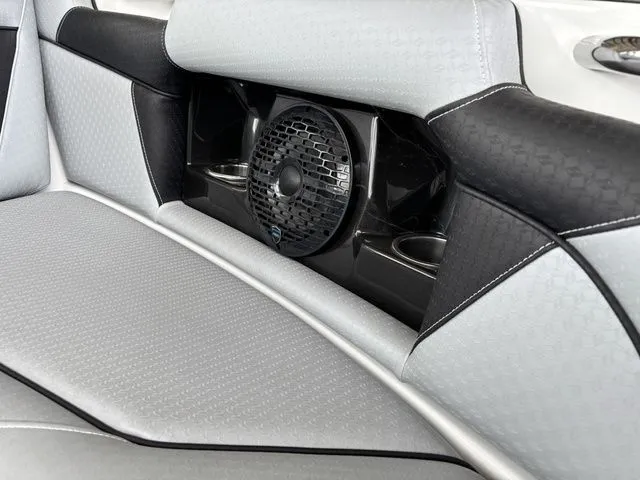 Slide: The Image of Supreme S220 2025 - 11