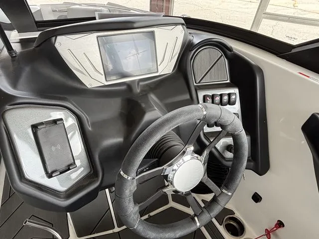 Slide: The Image of Supreme S220 2025 - 13