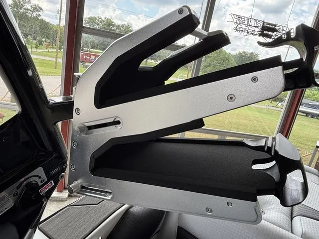 Slide: The Image of Supreme S220 2025 - 15