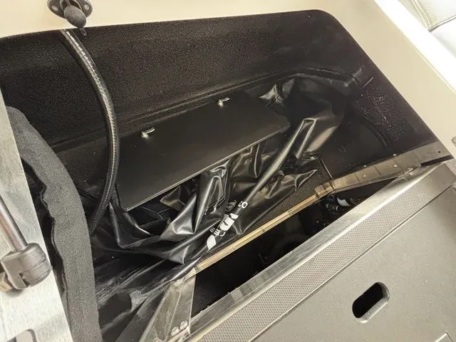 Slide: The Image of Supreme S220 2025 - 16