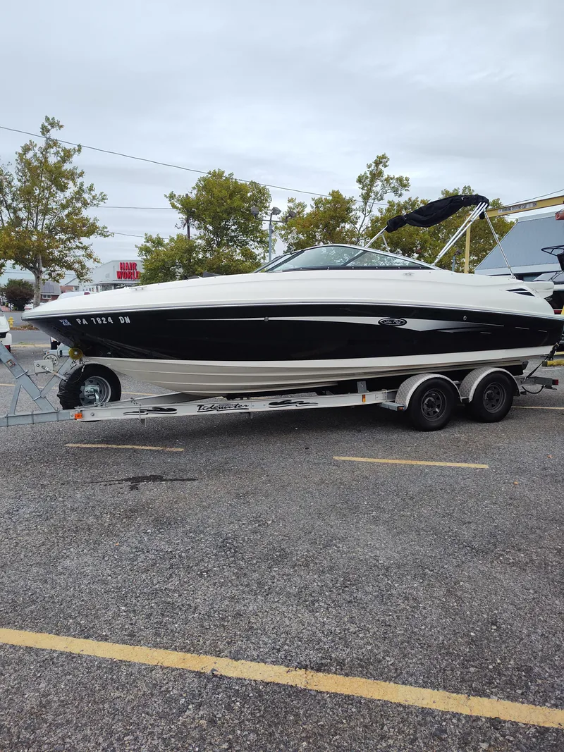 Slide: The Image of Sea Ray 240 Sundeck 2014 - 10