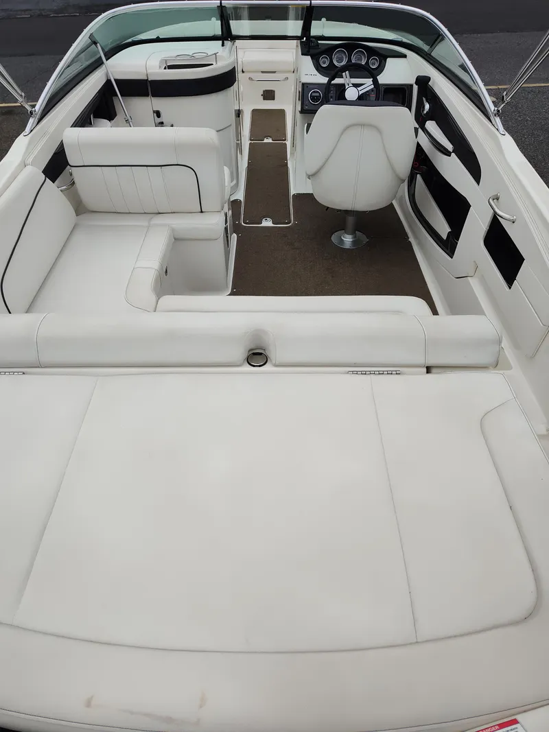 Slide: The Image of Sea Ray 240 Sundeck 2014 - 5