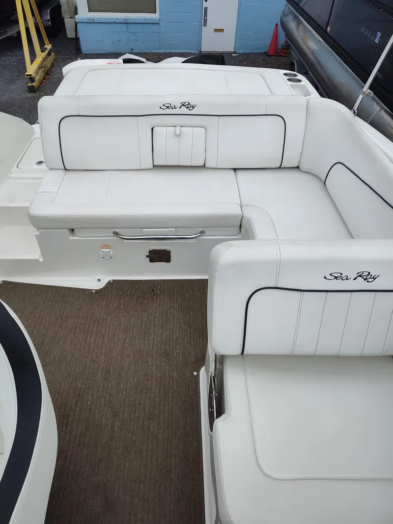 Slide: The Image of Sea Ray 240 Sundeck 2014 - 6