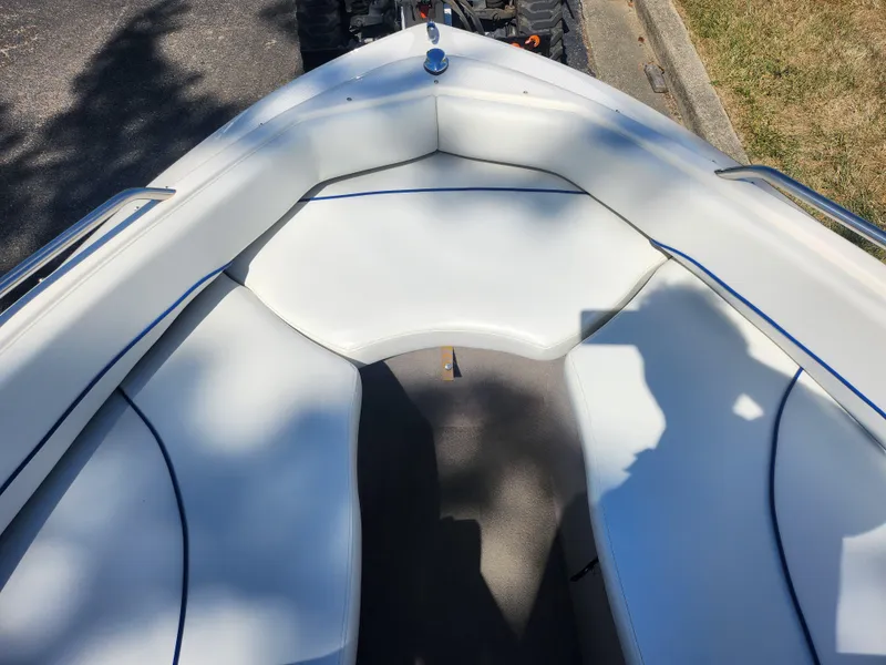 Slide: The Image of Bayliner 195 Classic 2004 - 17