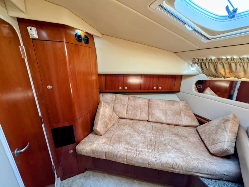 Slide: The Image of Sea Ray 390 Motor Yacht 2005 - 50