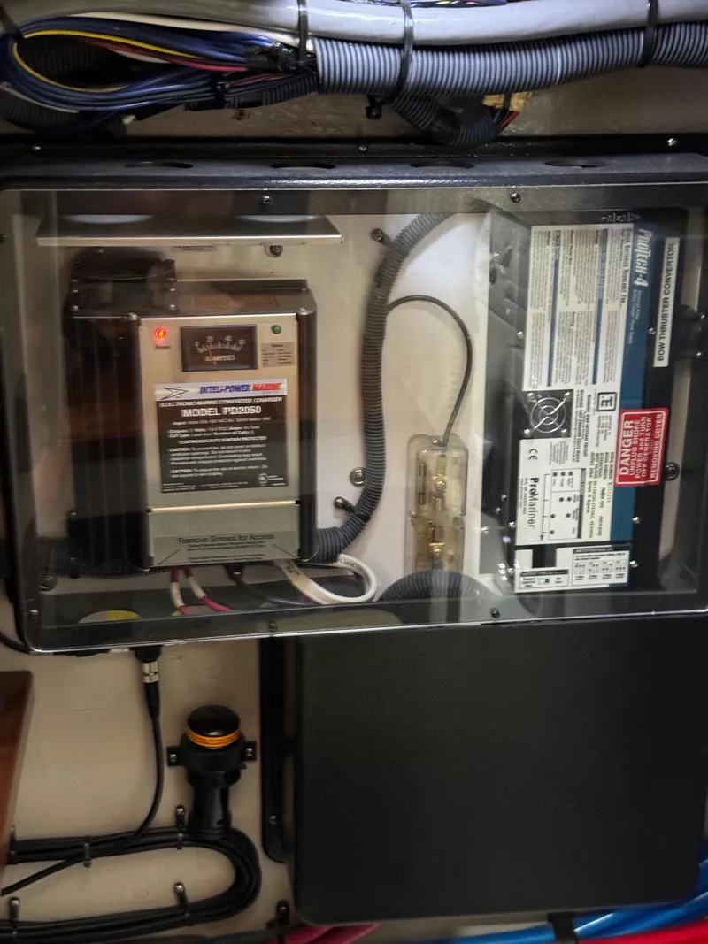 Slide: The Image of Sea Ray 390 Motor Yacht 2005 - 54