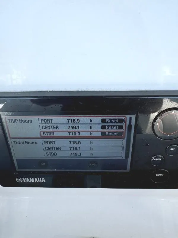 Slide: The Image of Yamaha display showing engine hours on 2019 Invincible 36 Open Fisherman boat. - 18
