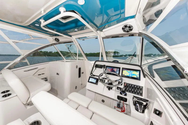 Slide: The Image of Grady-White Freedom 325 2022 - 24