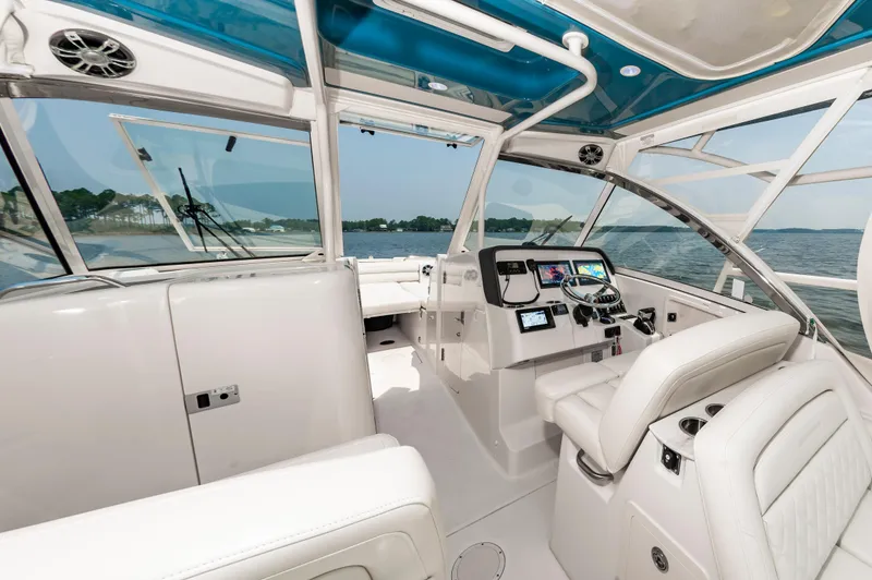 Slide: The Image of Grady-White Freedom 325 2022 - 25