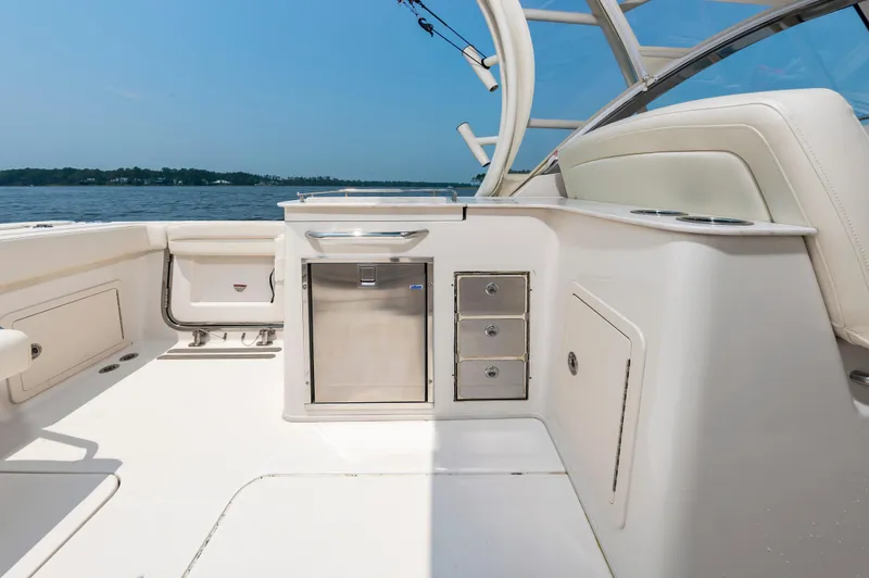 Slide: The Image of Grady-White Freedom 325 2022 - 37