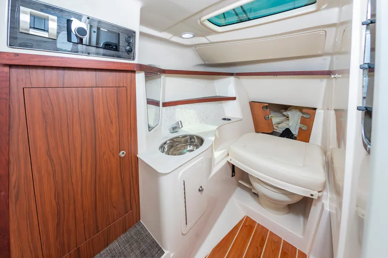 Slide: The Image of Grady-White Freedom 325 2022 - 51