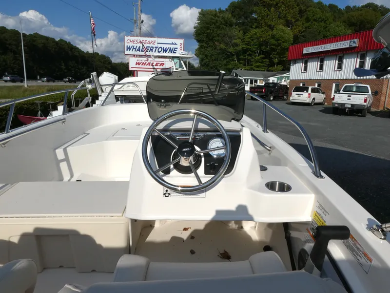 Slide: The Image of Boston Whaler 160 Super Sport 2024 - 6