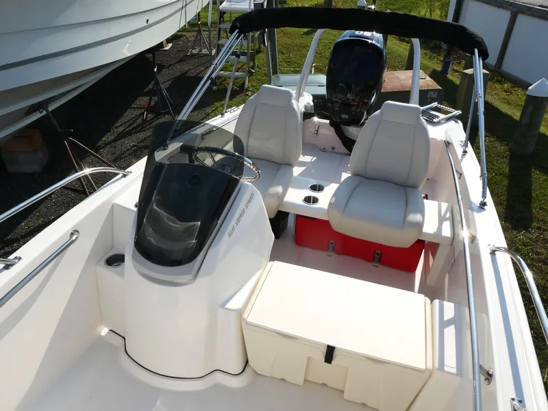 Slide: The Image of Boston Whaler 160 Super Sport 2024 - 7