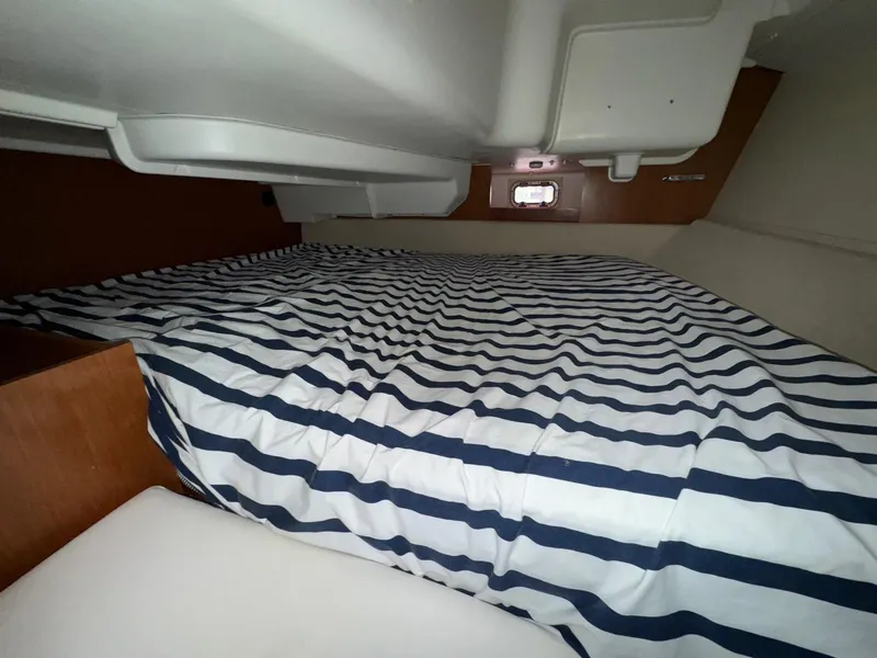 Slide: The Image of Beneteau Oceanis 37 2008 - 56