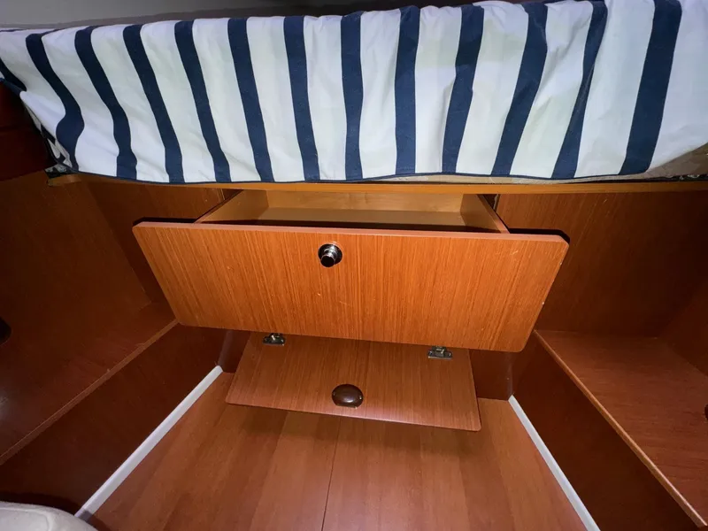 Slide: The Image of Beneteau Oceanis 37 2008 - 66