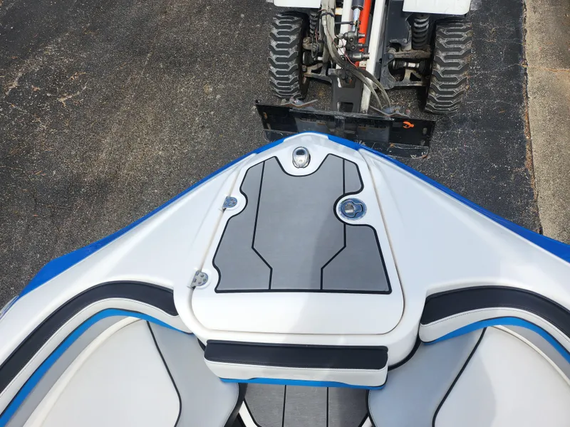 Slide: The Image of Yamaha 242X E-Series 2019 - 17