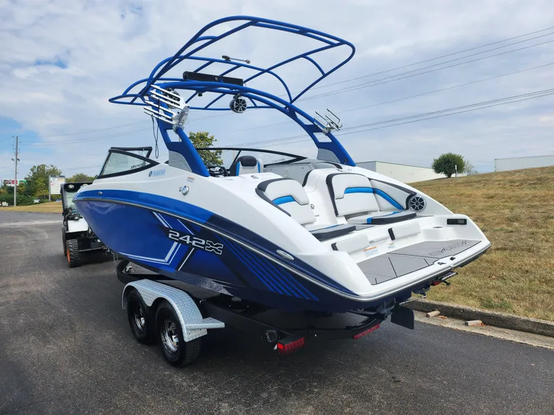 Slide: The Image of Yamaha 242X E-Series 2019 - 3