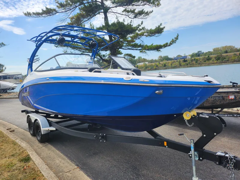 Slide: The Image of Yamaha 242X E-Series 2019 - 8