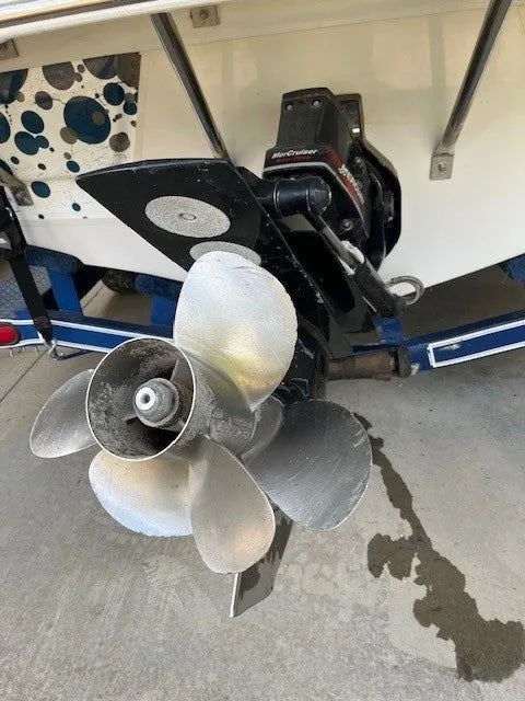 Slide: The Image of Crownline Boats 240 Br 2004 - 12