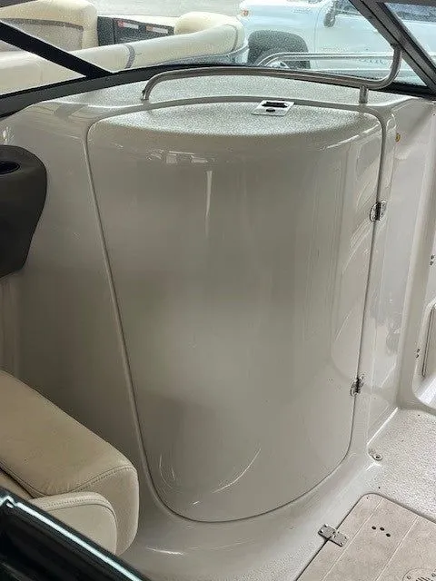 Slide: The Image of Crownline Boats 240 Br 2004 - 8