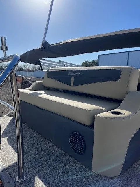 Slide: The Image of Barletta Cabrio 24U 2023 - 6